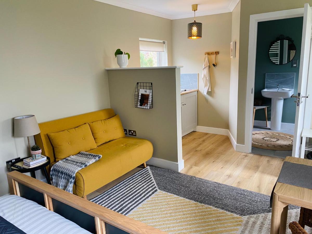 Spacious Room In The Centre Of Portree Exterior photo